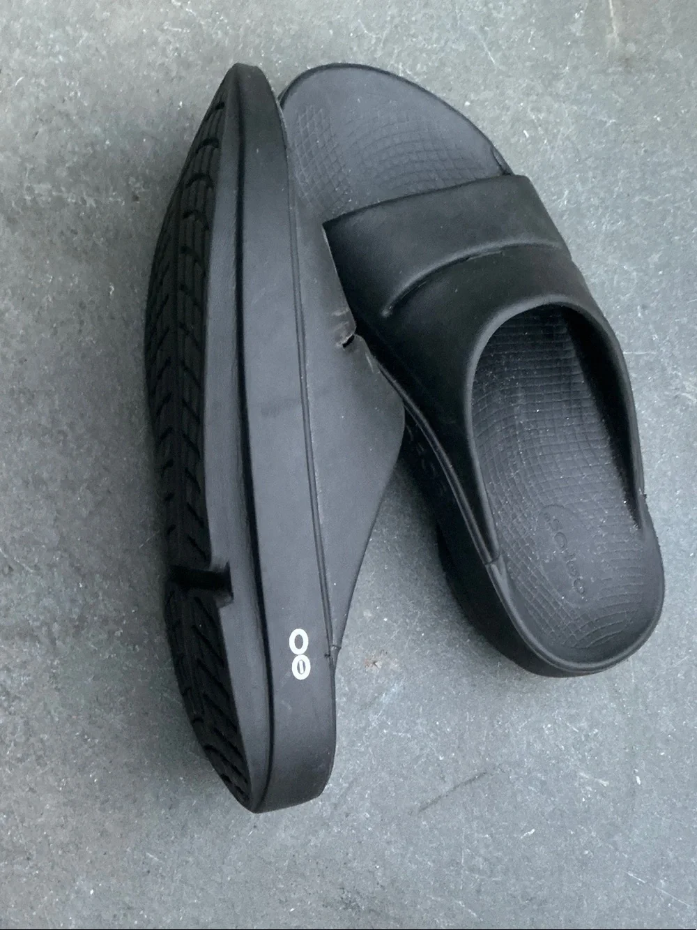 OOFOS comfortable slide